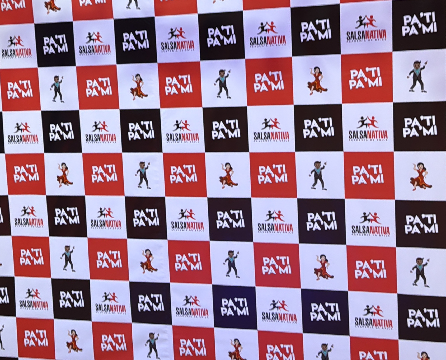 Salsa Nativa Academia de Baile - Bailarines profesionales de salsa, bachata y zouk en acción